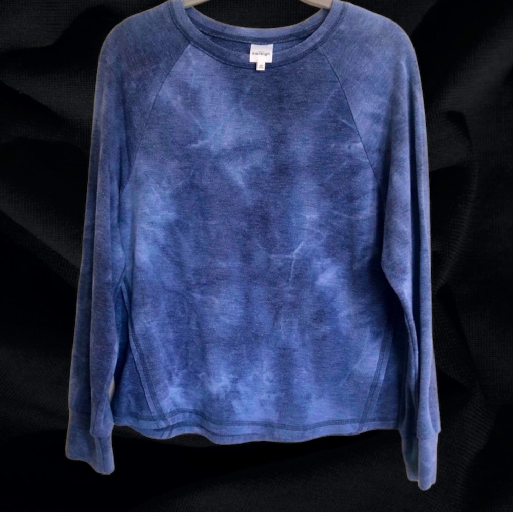 KAILEIGH Lila Crewneck Knit Sweatshirt in XSP, Navy